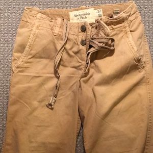 A&F khakis plain front 32x30
